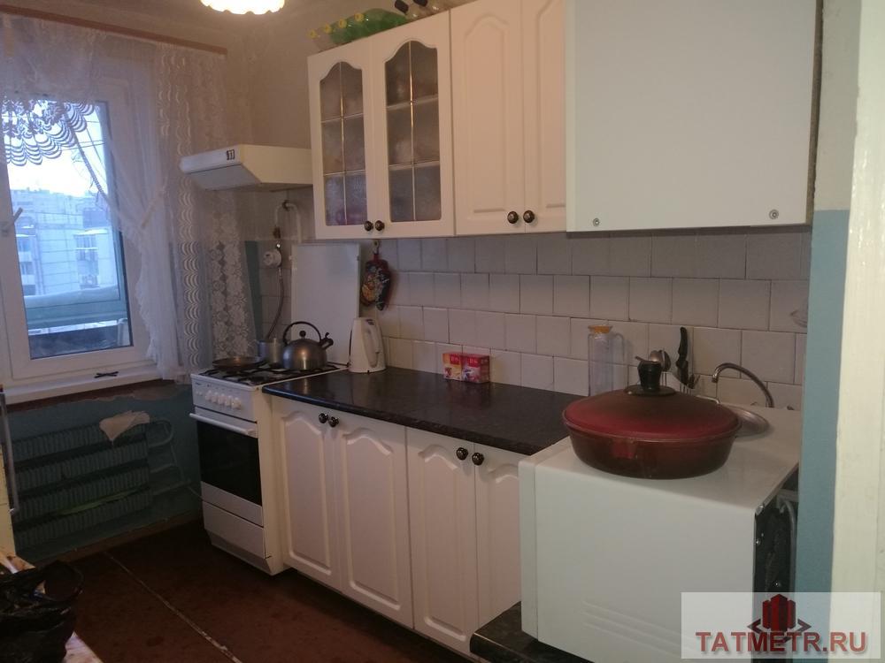 Продается просторная, очень теплая и светлая трехкомнатная квартира в Приволжском районе площадью 64.5 м.2. Дом 1980...
