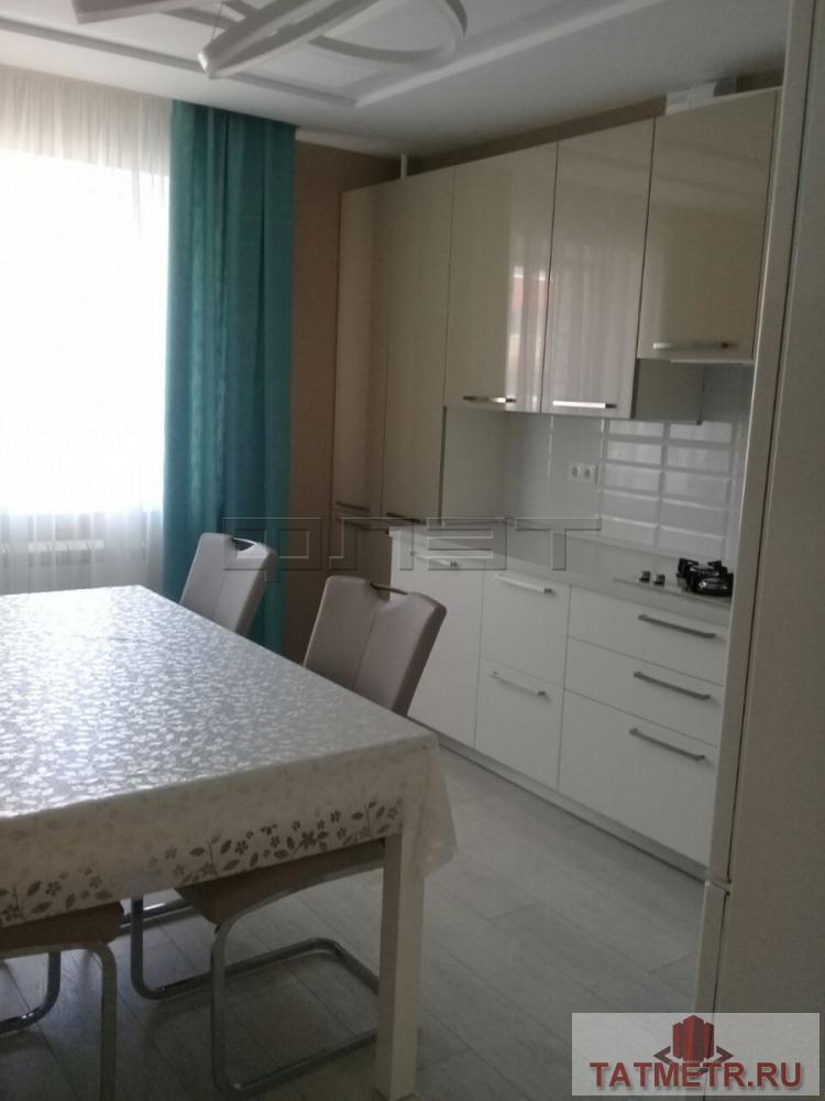 Сдается просторная 3-комнатная квартира в кирпичном доме, расположенном в спальном районе города Казани. Рядом с... - 2
