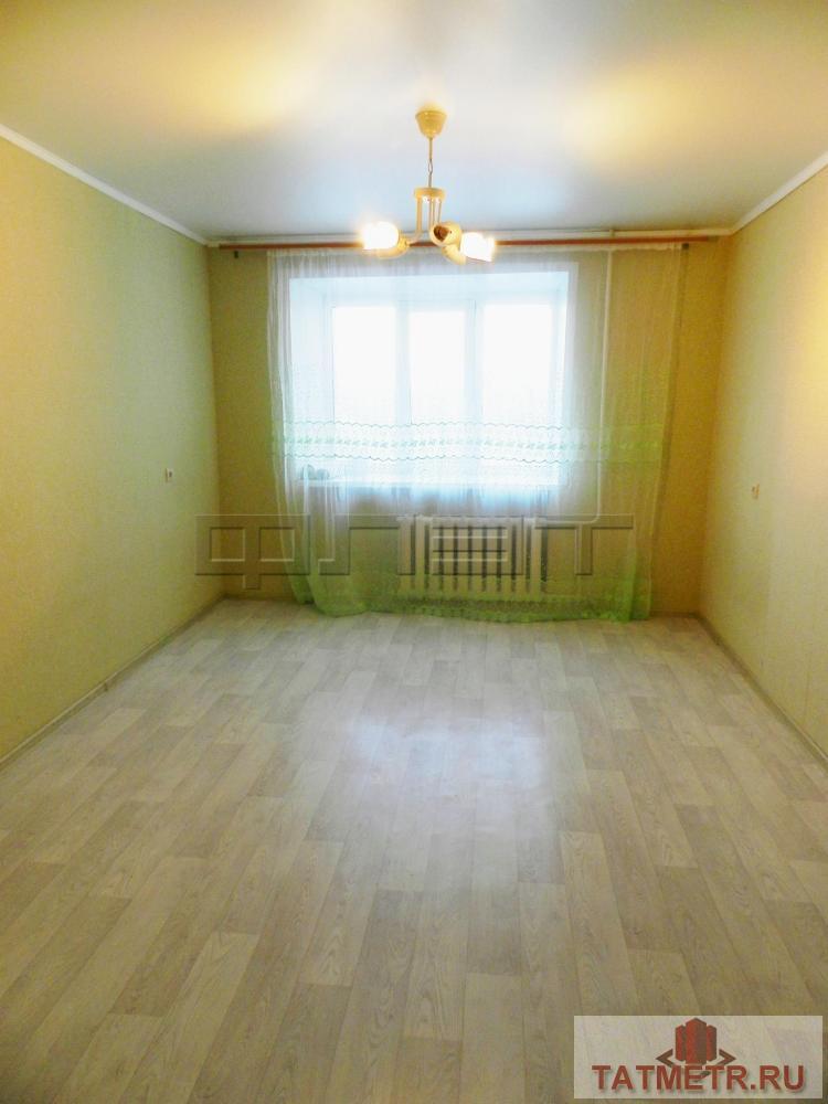 В Приволжском районе Казани продается уютная комната  в кирпичном доме.  В  комнате 18, 5 кв.м   сделан косметический...