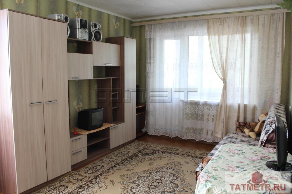 Продается отличная 1-комнатная квартира на втором этаже на улице Желябова. Квартира в хорошем состоянии:  пластиковые...