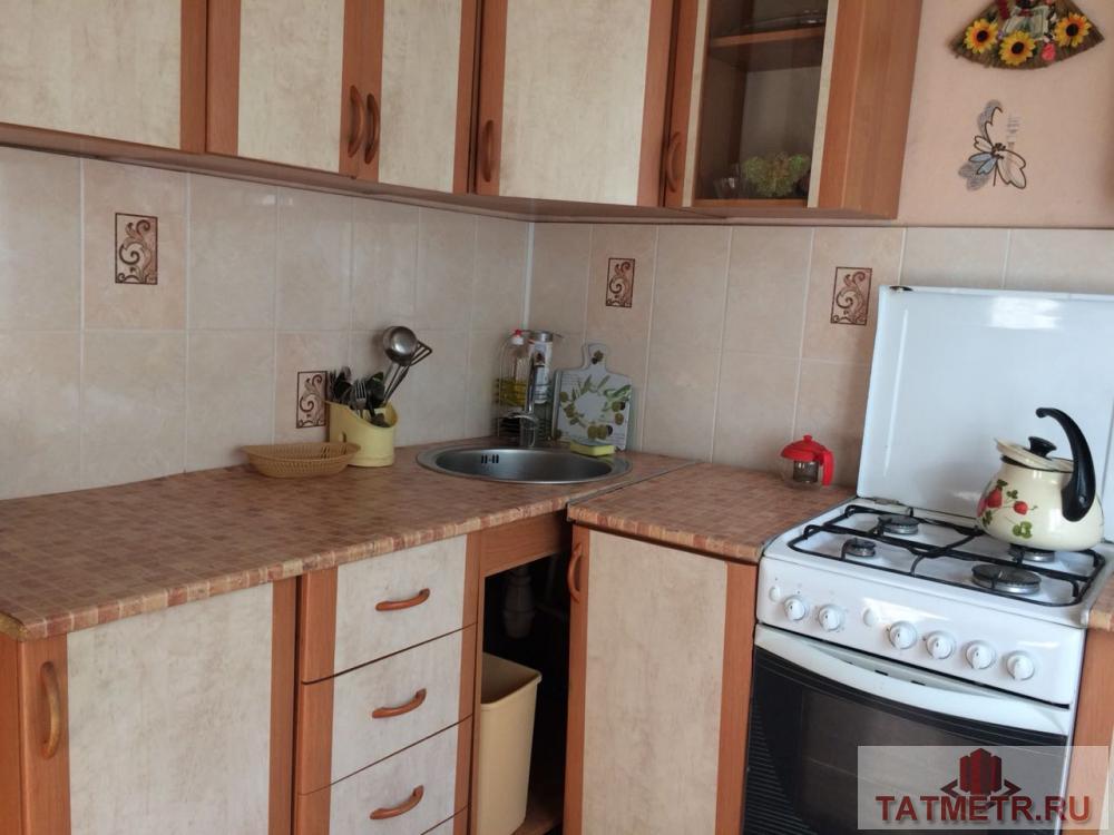Сдается уютная 2-комнатная квартира в кирпичном доме, расположенном в спальном районе города Казани. Рядом с домом...