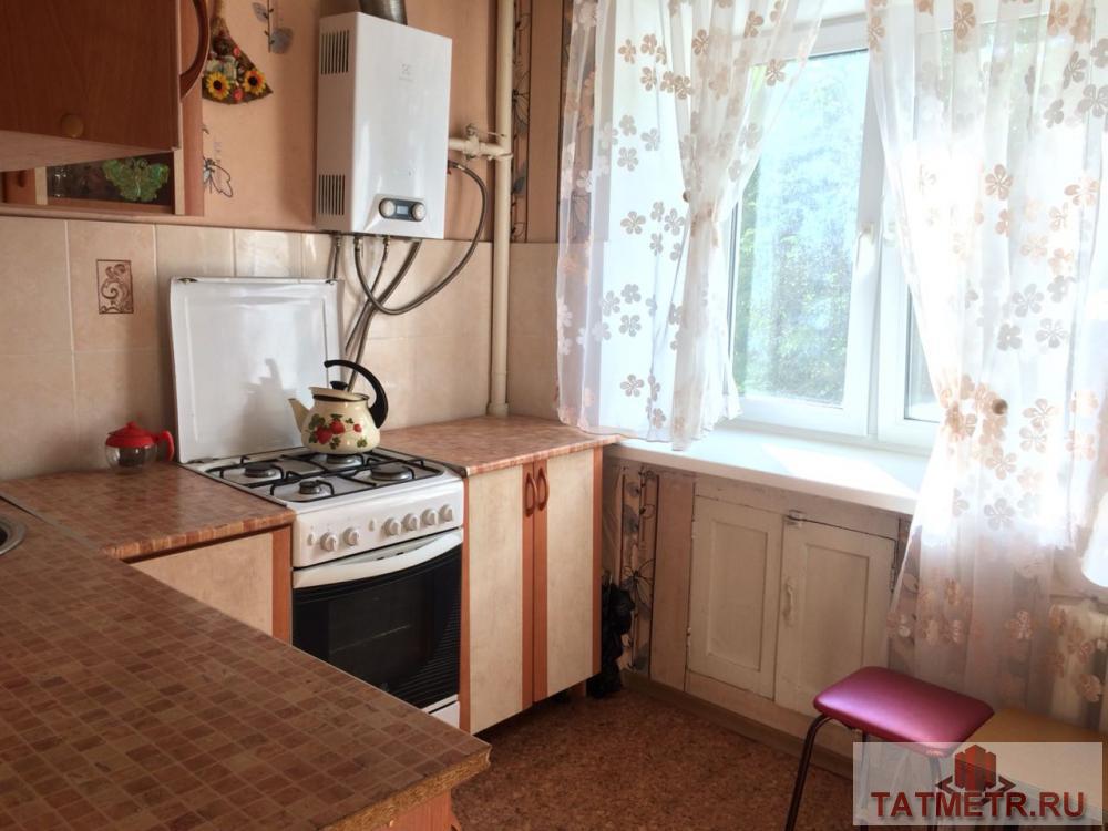 Сдается уютная 2-комнатная квартира в кирпичном доме, расположенном в спальном районе города Казани. Рядом с домом... - 1