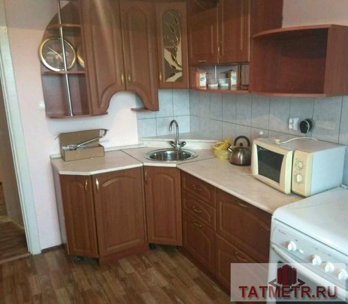 Сдается чистая, уютная 2-комнатная квартира в кирпичном доме, расположенном почти в центре Казани. Рядом с домом... - 1