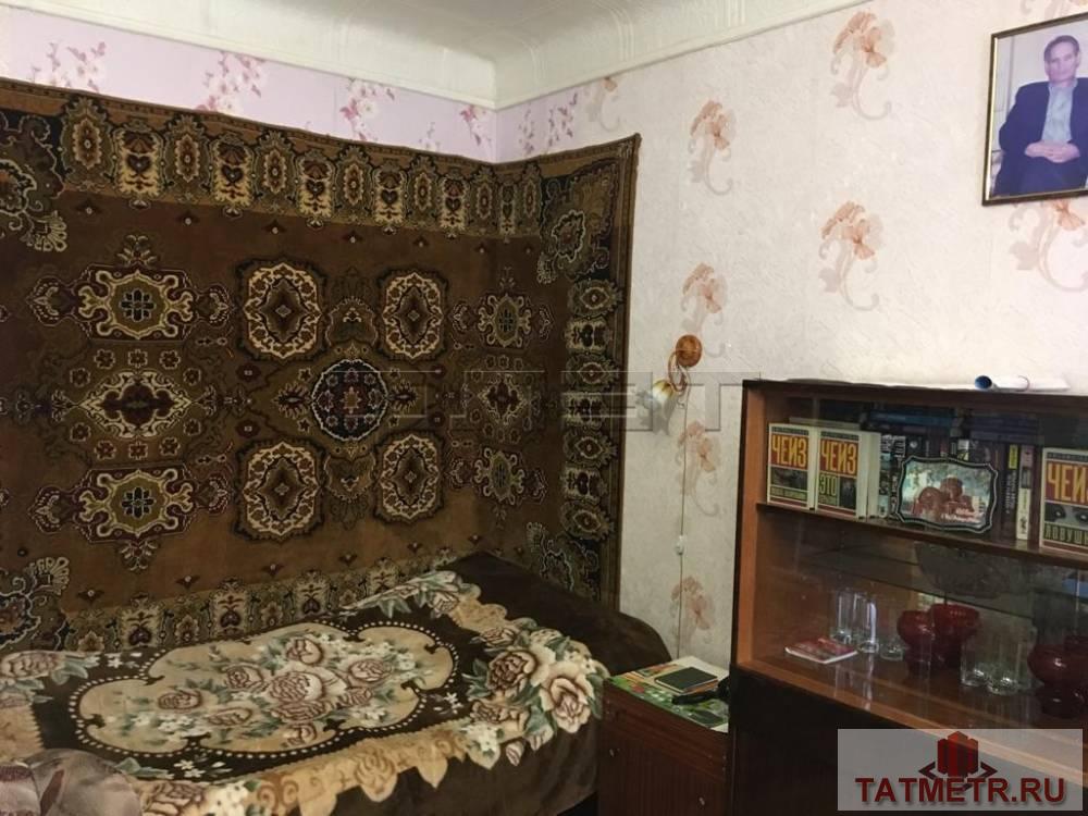 ПРОДАЕТСЯ: Уютная комната в Кировском районе на 3-м этаже 4-х этажного кирпичного дома в двухкомнатной квартире.... - 2