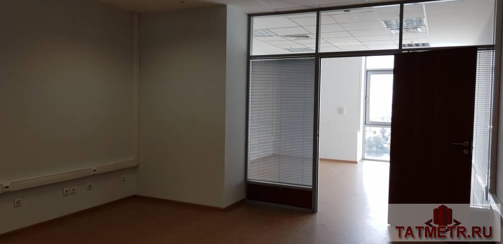 В бизнес центре Сувар Плаза на 14 этаже сдается офис 45,3 м2. Состоит из 2 кабинетов. Проход из одного во второй. В...