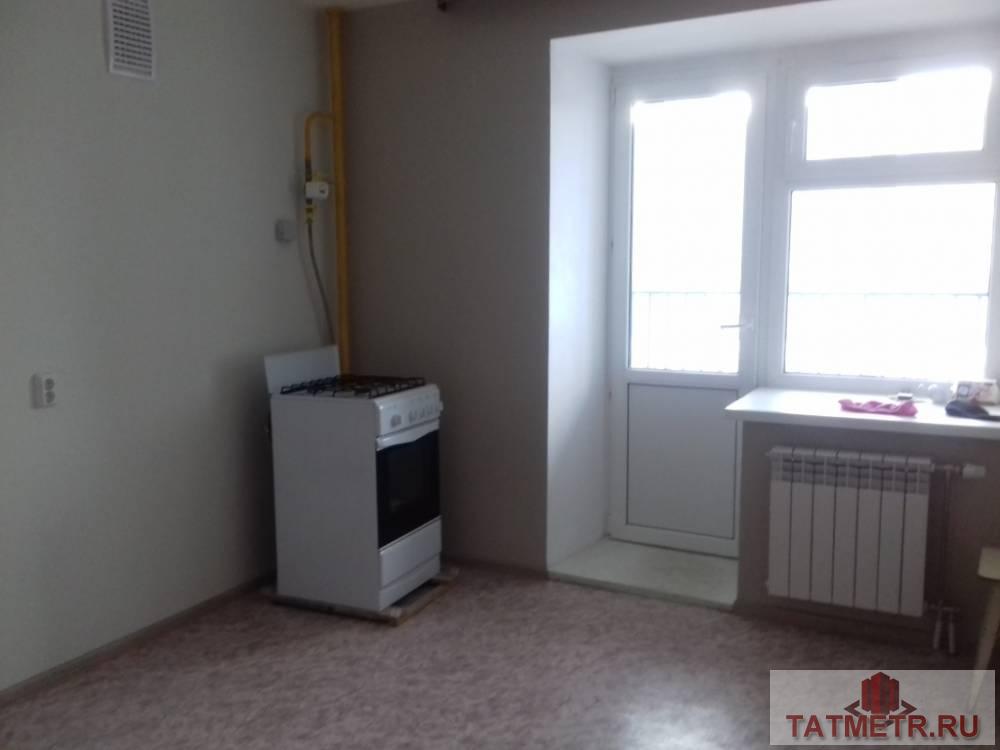 Продается отличная квартира в новом доме г. Зеленодольск. Квартира большая, светлая, уютная, большая кухня квадратной... - 1