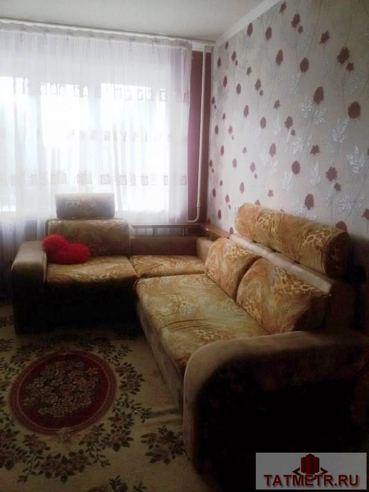 Продается отличная двухкомнатная квартира в центре мирного в г. Зеленодольск. Квартира большая, светлая, уютная. Окна...
