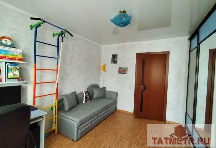 Продается отличная квартира улучшенной планировки в городе Зеленодольск. Квартира большая, светлая, уютная; зал 22... - 3