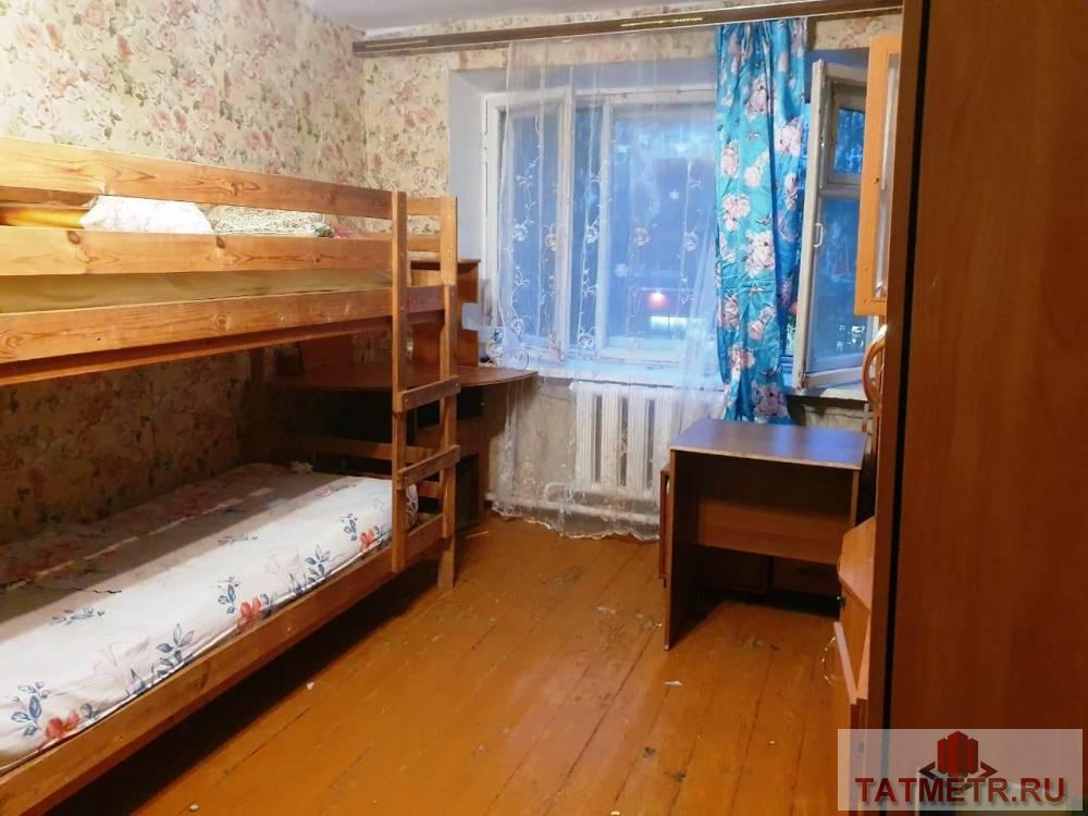 Продается хорошая комната в центре г. Зеленодольска.  Развитая инфраструктура: детский сад, школа, магазины рядом...