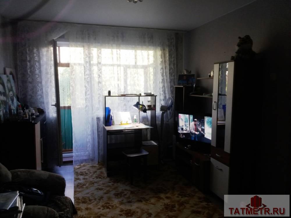 Продается отличная двухкомнатная квартира в спокойном районе г. Зеленодольск. Комнаты просторные, уютные, светлые в... - 1