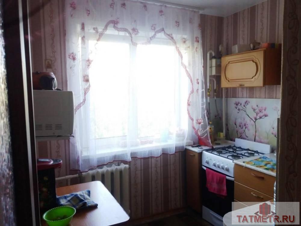 Продается отличная двухкомнатная квартира в спокойном районе г. Зеленодольск. Комнаты просторные, уютные, светлые в... - 2