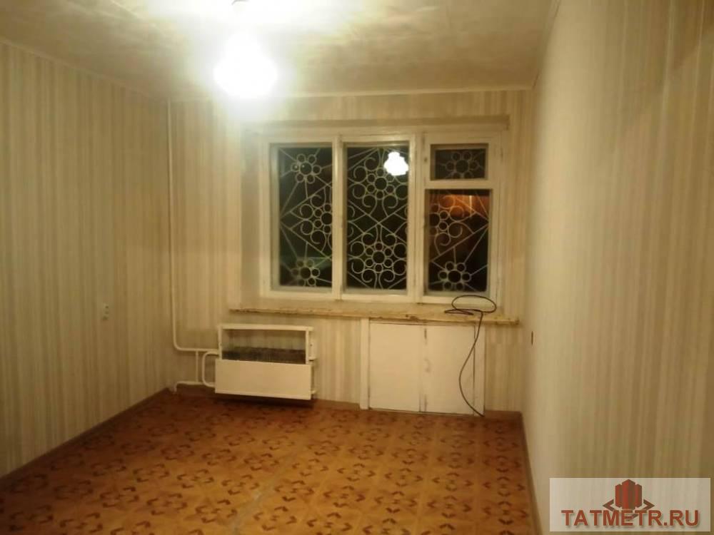 Продается комната в городе Зеленодольск. Комната светлая, теплая. В комнате сделан косметический ремонт. Комната... - 2