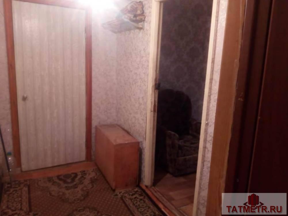 Срочно продается комната в блоке в городе Зеленодольск. Комната не угловая, теплая, светлая, окно и проводка... - 2