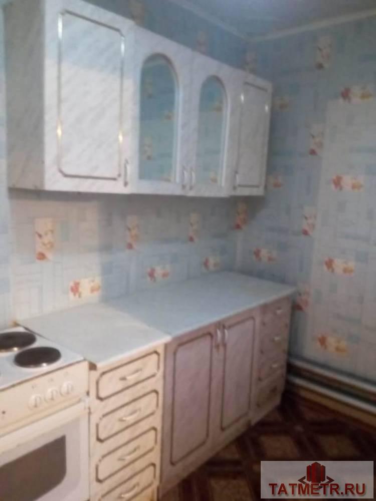 Срочно продается 2-комнатная квартира в городе Зеленодольск. Блок состоит из 2х комнат, коридора и санузлов, не... - 6