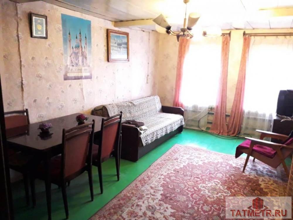 Сдается комната в доме в центре г. Зеленодольск. В доме две комнаты, просторная кухня, санузел. Из мебели - диван,...