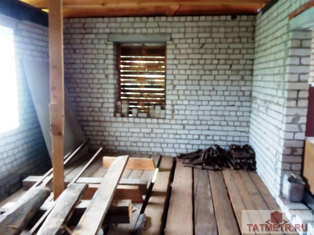 Хороший, добротный дом в черновой отделке в городе Зеленодольск. Изготовлен из  белого кирпича, по всему периметру... - 1