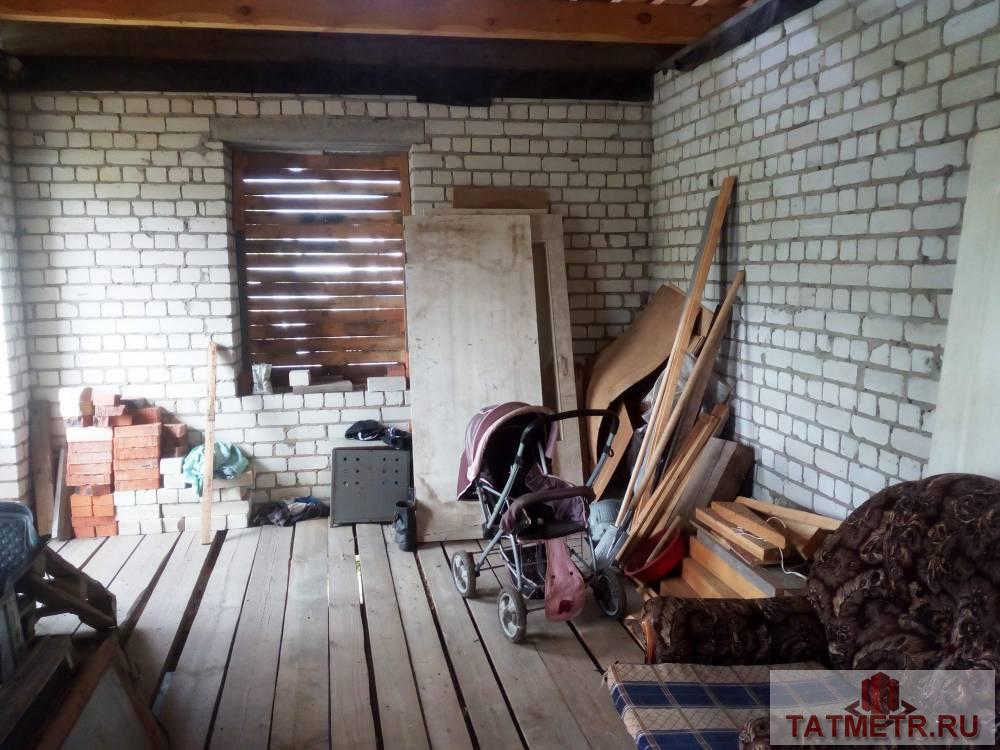 Хороший, добротный дом в черновой отделке в городе Зеленодольск. Изготовлен из  белого кирпича, по всему периметру... - 2