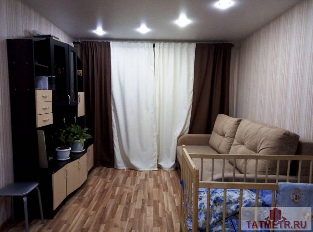 Продается отличная однокомнатная квартира в самом центре г. Зеленодольск. Комната просторная, уютная с отличным...