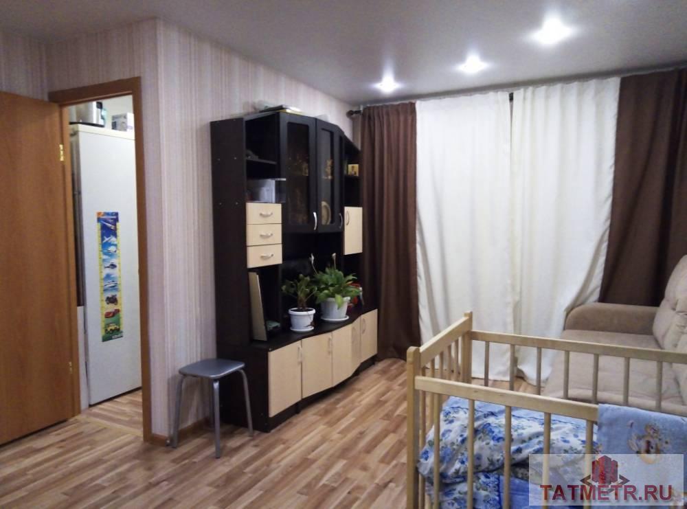 Продается отличная однокомнатная квартира в самом центре г. Зеленодольск. Комната просторная, уютная с отличным... - 1