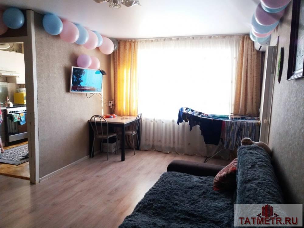 Продается трехкомнатная квартира в г. Зеленодольск. В квартире сделан ремонт: пластиковые окна, натяжные потолки, на...