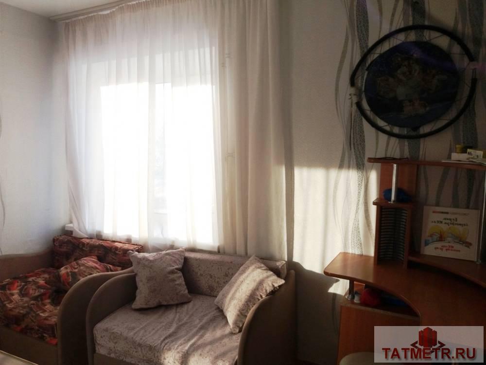 Продается трехкомнатная квартира в г. Зеленодольск. В квартире сделан ремонт: пластиковые окна, натяжные потолки, на... - 4