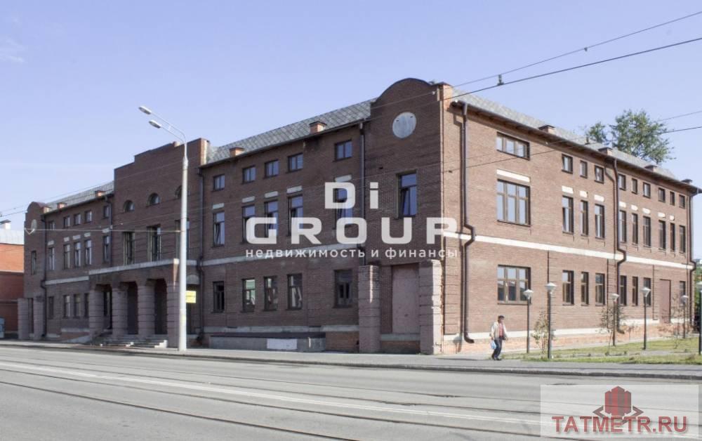 Продается современное кирпичное здание в историческом центре Казани. Здание имеет 4 полноценных этажа (в том числе...