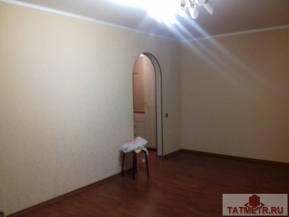 Продается  отличная квартира в г. Зеленодольск.  Комната большая, светлая, теплая, потолок натяжной.  На кухне новый... - 1
