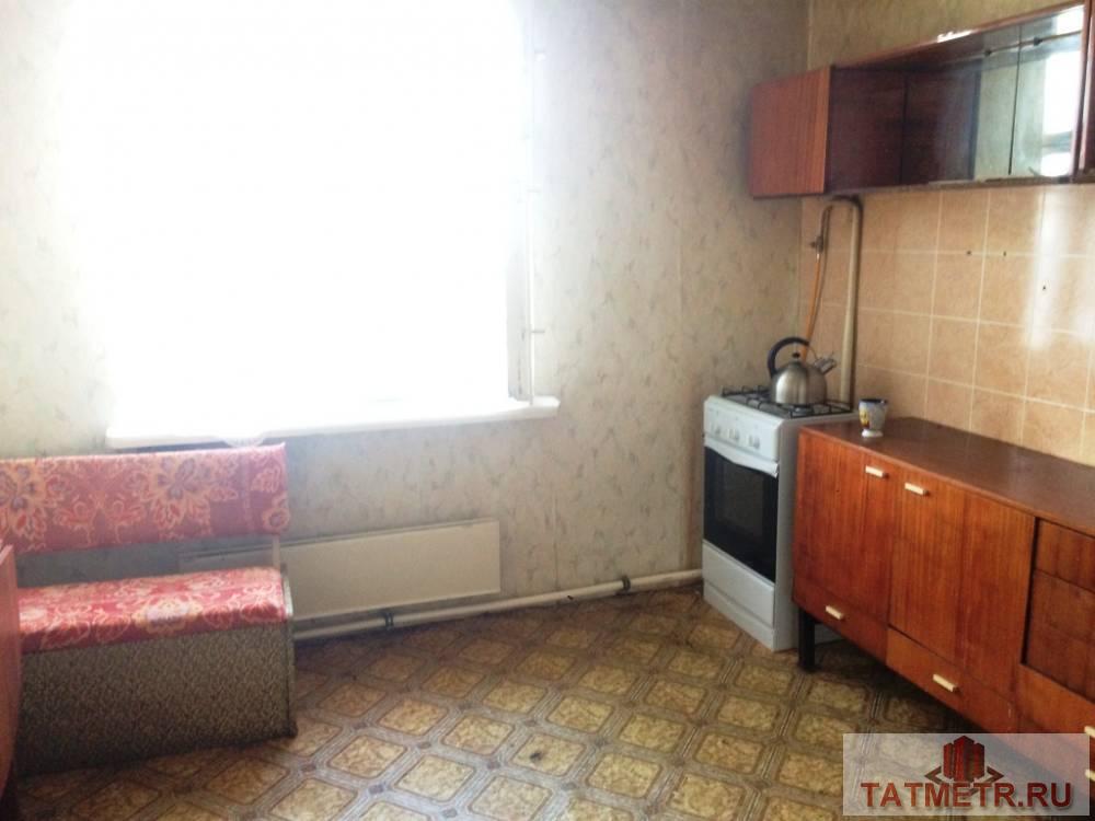 Сдается хорошая двухкомнатная  квартира в г. Зеленодольск. Квартира, теплая, уютная. В квартире имеется: диван, два... - 4