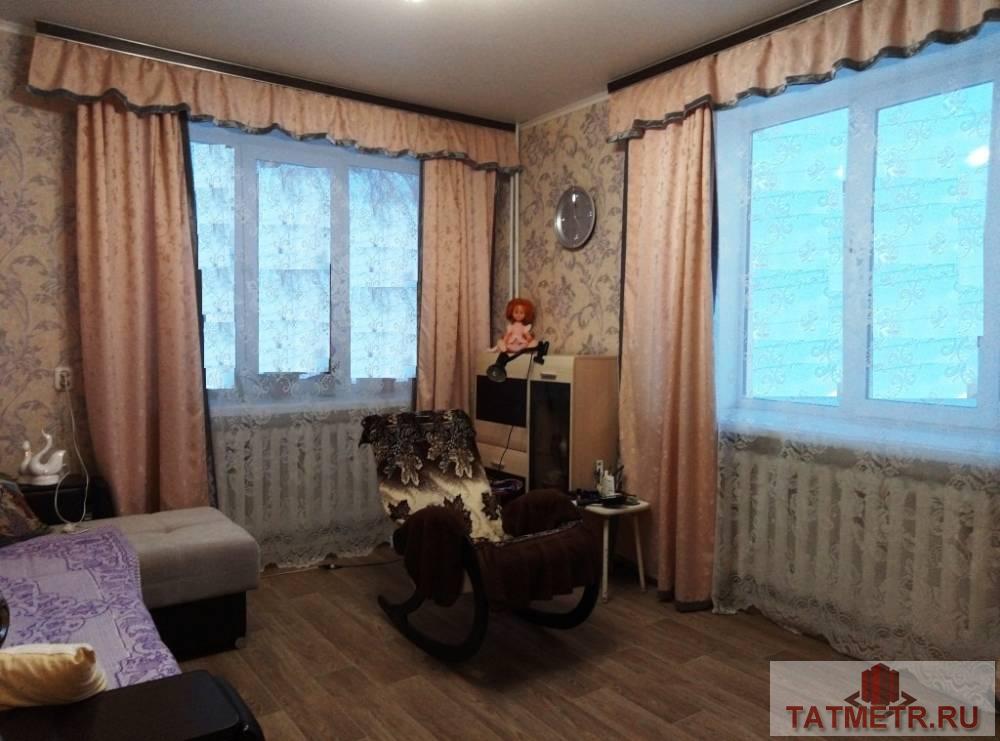 Продается замечательная и очень теплая  трехкомнатная квартира в самом центре г. Зеленодольск. Комнаты просторные,...