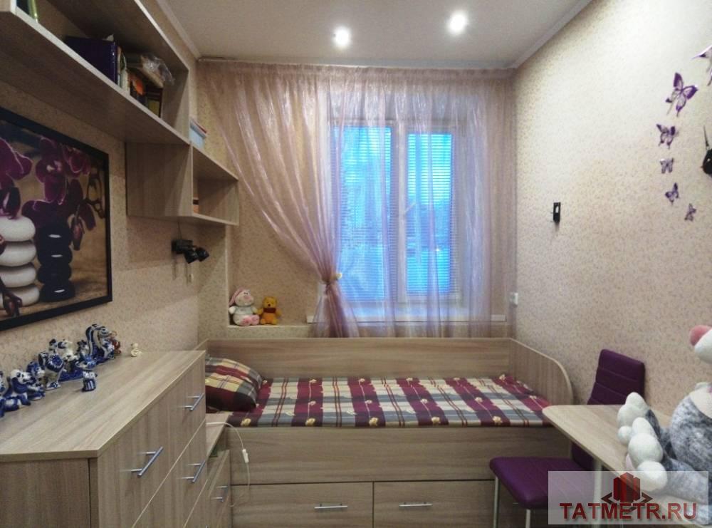 Продается замечательная и очень теплая  трехкомнатная квартира в самом центре г. Зеленодольск. Комнаты просторные,... - 2