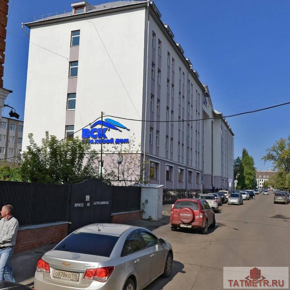 Продается офисное помещение 402,2 кв.м., в офисном центре, расположенном по улице Николая Столбова, 2, в Вахитовском...