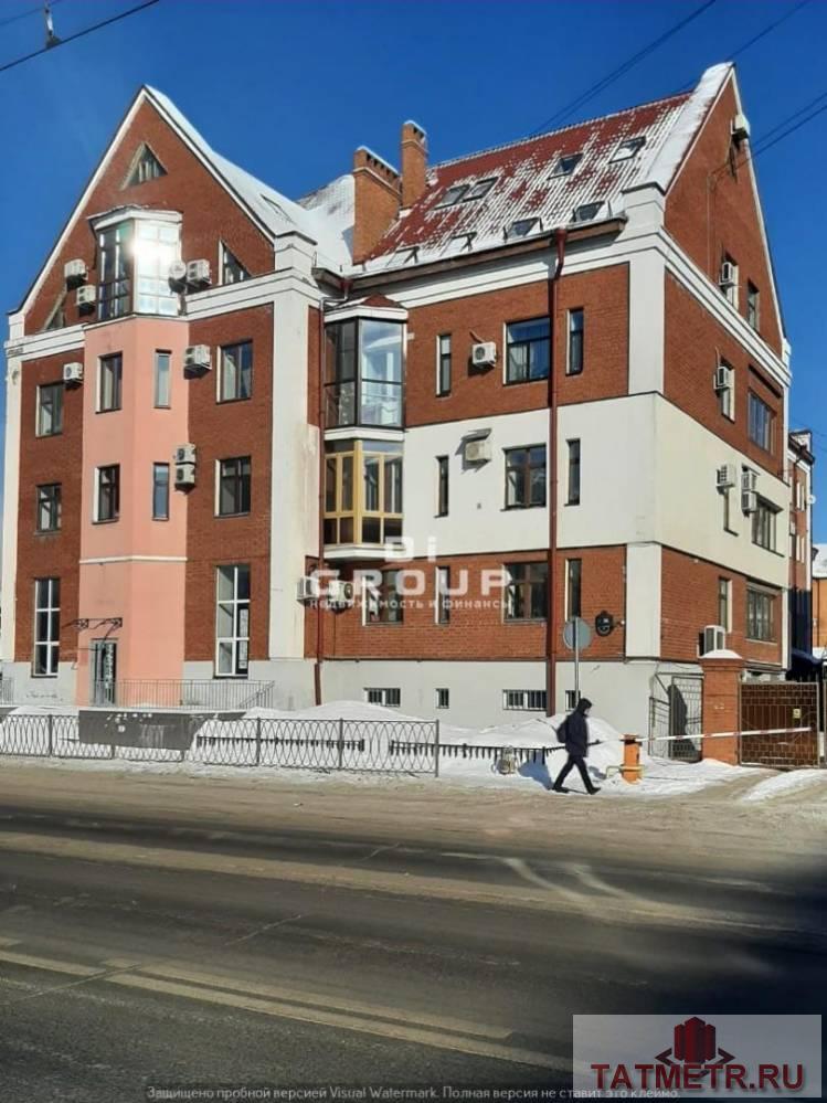 Продается 3 комнатная квартира в самом центре Казани, общей площадью 96 кв.м. с дорогим качественным ремонтом. Есть...