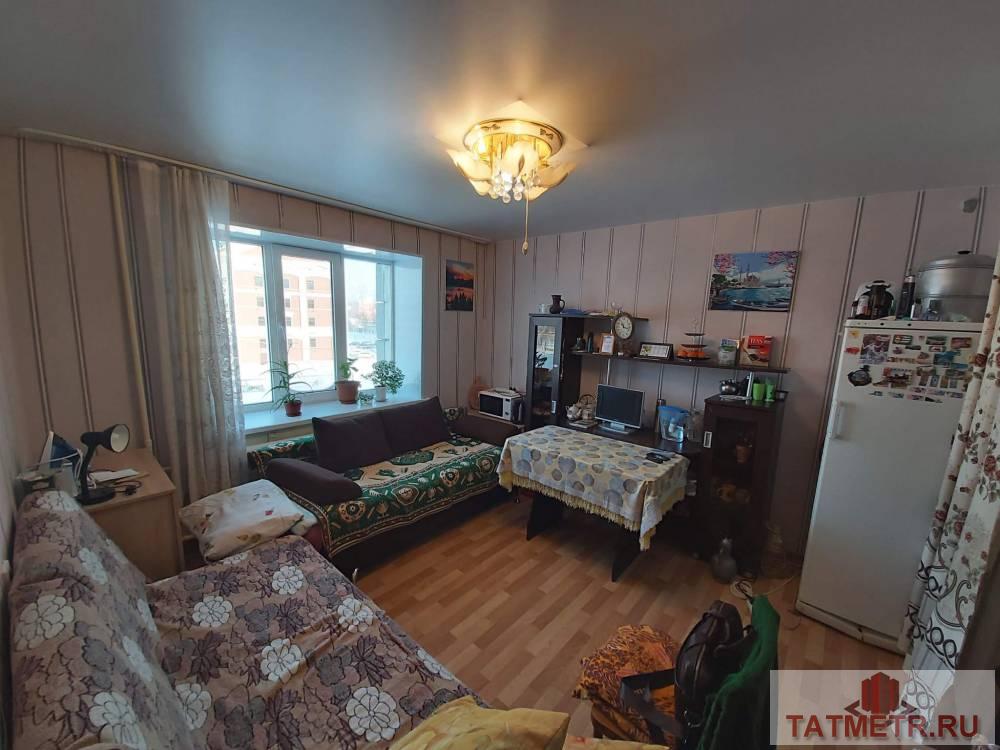 Продается одна комната, площадью 13.4 кв.м. в 2-комнатной квартире, площадью 13.4 кв.м в 11 мин. транспортом от,... - 2