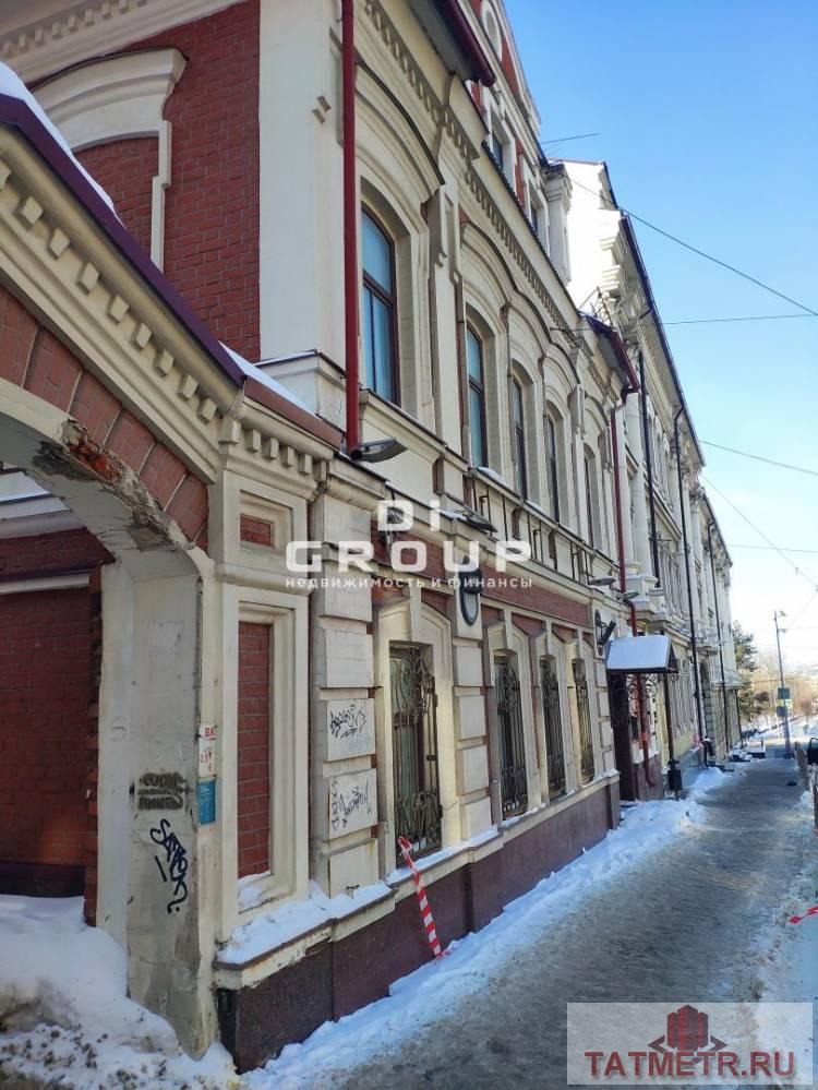 Продаю Отдельно стоящее здание в Вахитовском районе на первой линии с супер надежным арендатором 387 кв.м. по улице...