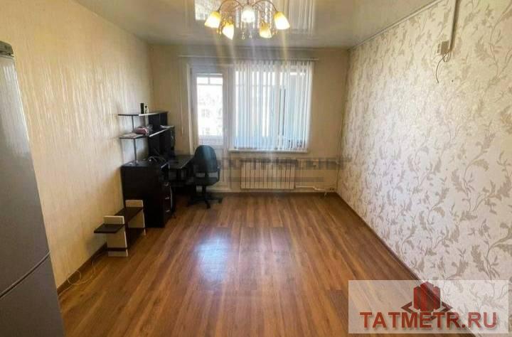 Продается просторная 2-комнатная квартира в зеленом районе Казани. В квартире выполнен качественный ремонт....