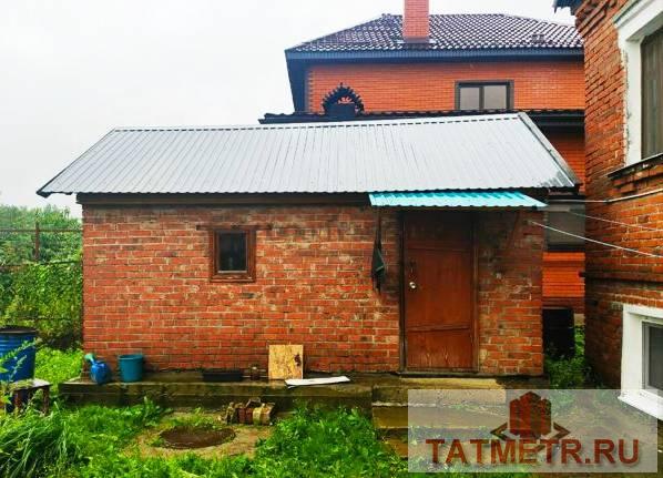 Продается просторный кирпичный дом в поселке Нагорный. Удобная планировка дома:  1 этаж – 3 спальни, кухня и санузел.... - 2