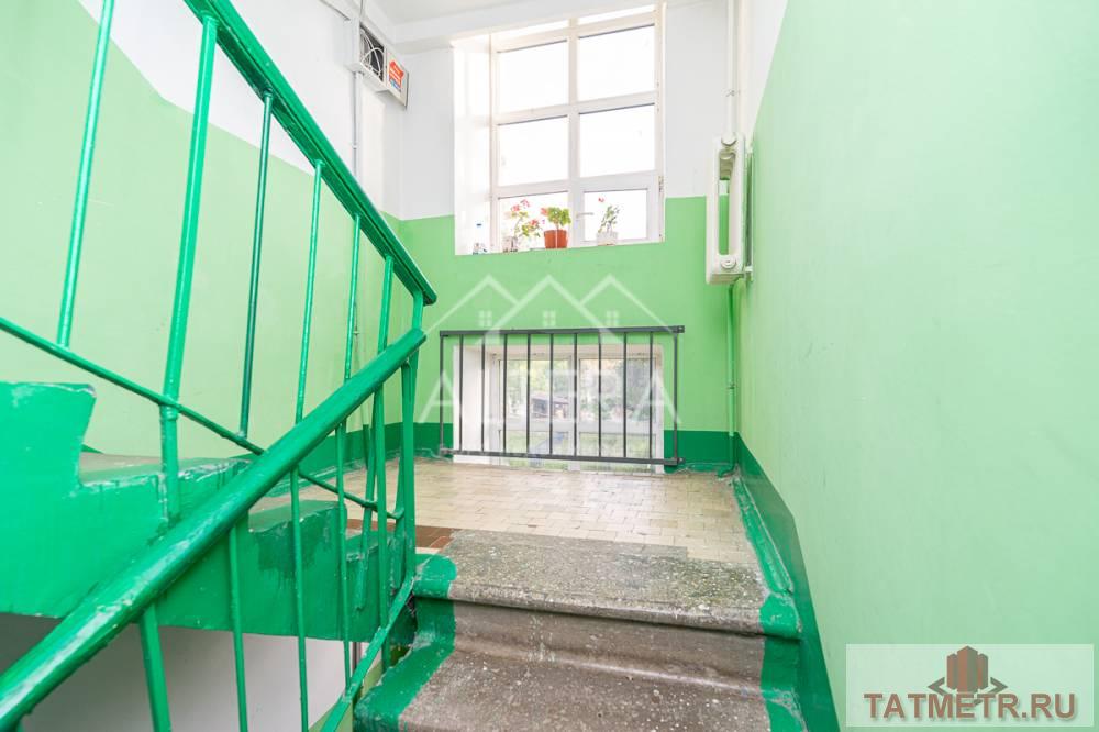 Продается просторная и светлая 2-х комнатная квартира по адресу: ул. Кирпичникова д 3.   Квартира располагается в... - 13