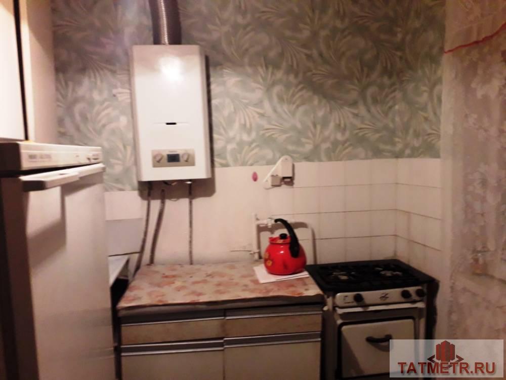 СДАЕТСЯ однокомнатная квартира в г. Зеленодольск. Комната просторная, уютная, светлая. В квартире имеется кухонный... - 2