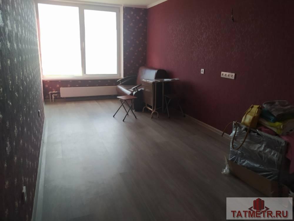 Продается однокомнатная квартира в новом доме в пгт. Васильево. Комната большая светлая с панорамными окнами с... - 1