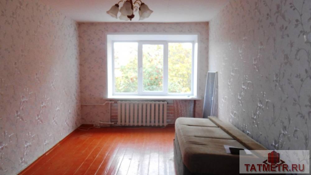 Продается двухкомнатная квартира в кирпичном доме в г. Зеленодольск. Комнаты просторные, светлые, уютные, теплые. На...