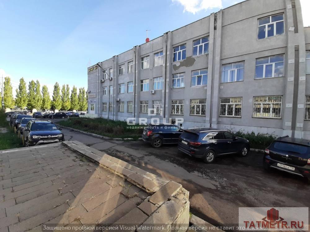 Продам отдельно стоящее 3-х этажное здание в Ново-Савиновском районе. — первая линия, готовый бизнес, все помещения... - 1