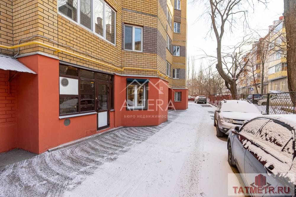 Продается нежилое помещение в Кировском районе на 1 этаже жилого дома! Помещение свободной планировки 66,4м2...