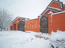 Продается прекрасный двухэтажный дом с ремонтом в советском районе...