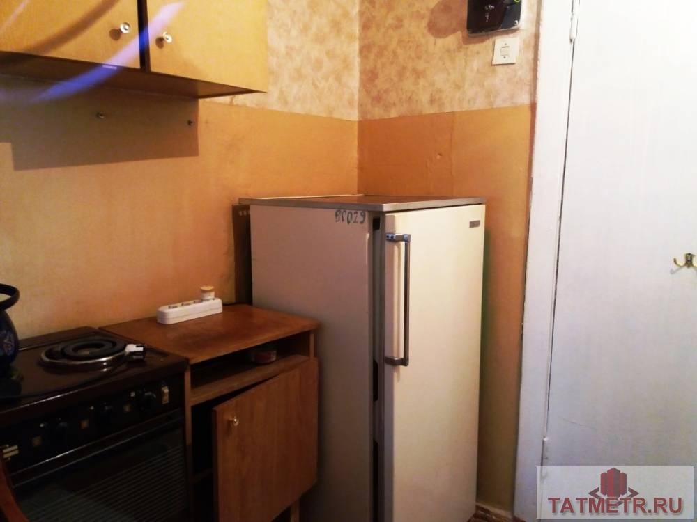 Сдаётся хорошая квартира в г. Зеленодольск. В комнате есть: телевизор, кровать, холодильник, плита, тумбочка.... - 2
