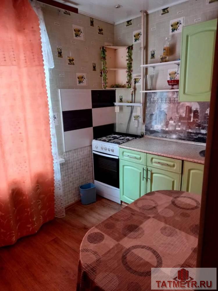 Продается просторная, теплая, уютная однокомнатная квартира в микрорайоне Мирный  г. Зеленодольска. Окна стеклопакет,... - 2