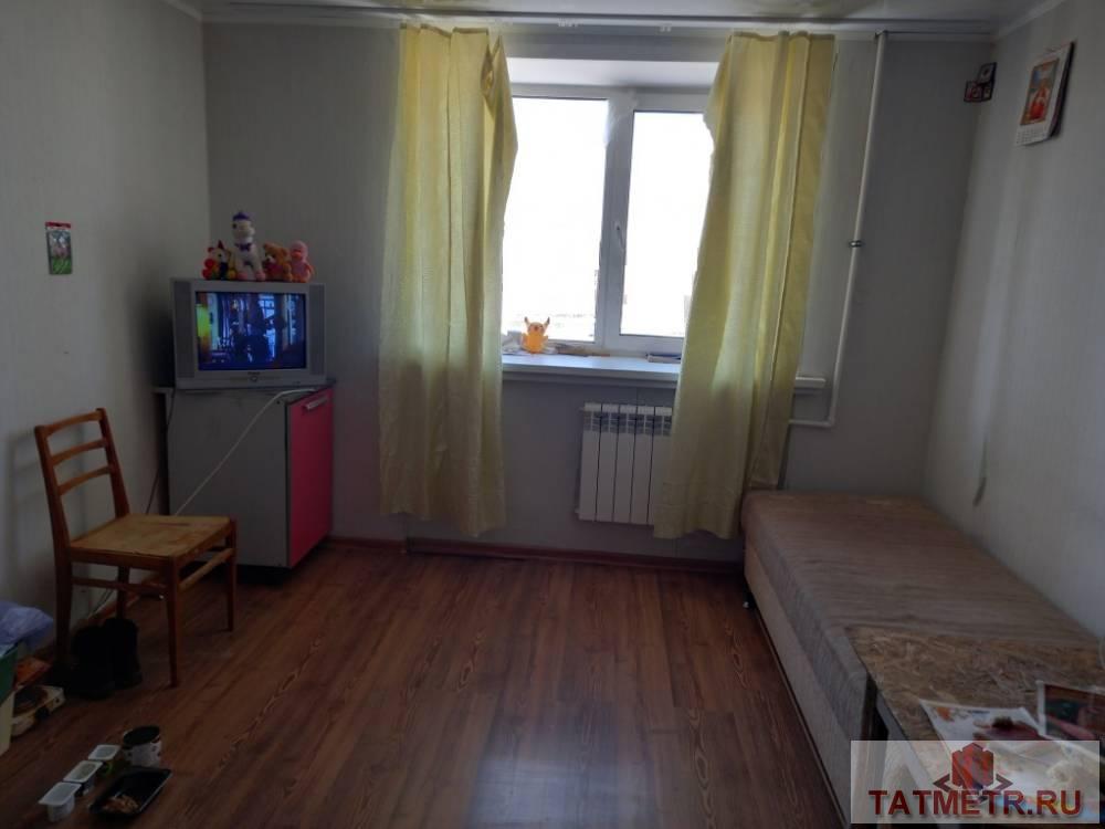 Сдается отличная комната в г. Зеленодольск. Есть диван, телевизор.  Комната  уютная,  чистая, окно стеклопакет,...