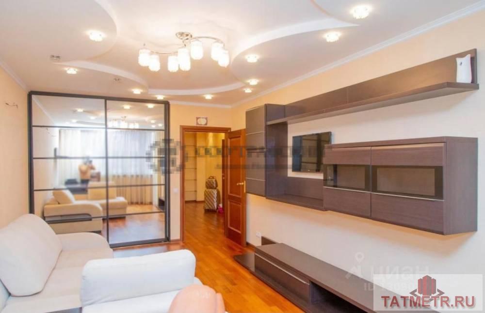 Продается просторная четырехкомнатная квартира рядом с Кремлем. В квартире выполнен современный ремонт из дорогих...