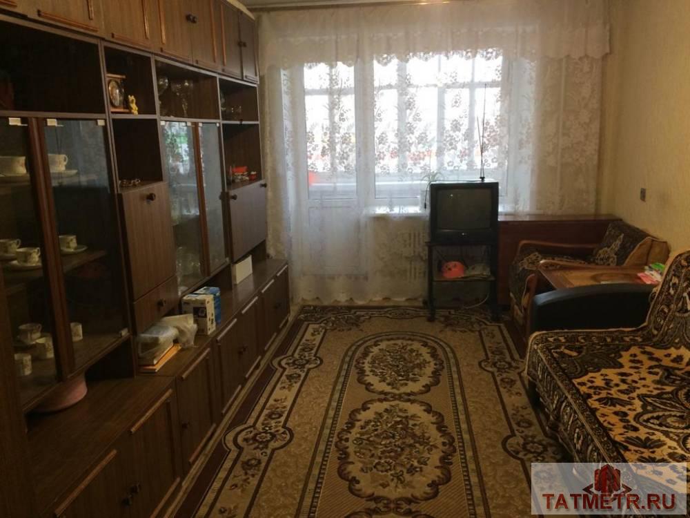 Продается отличная двух комнатная квартира в г. Зеленодольск. Квартира расположена на среднем этаже . Окна...