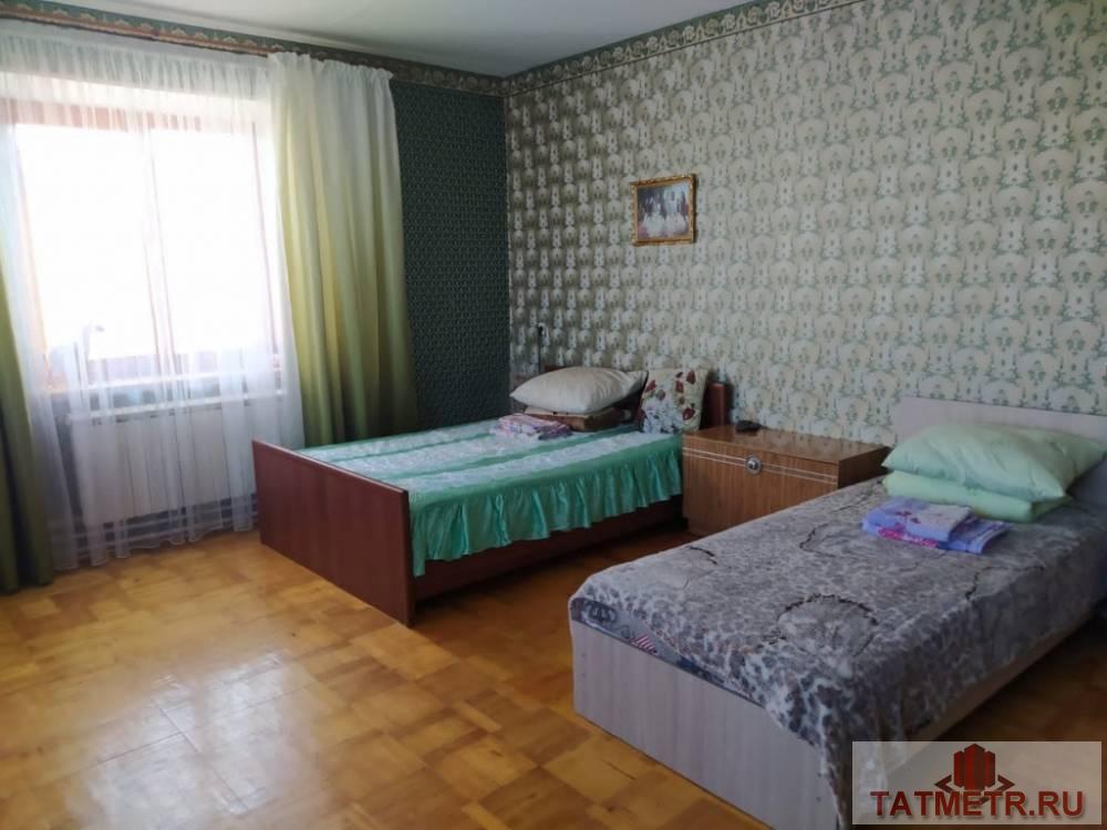 Сдаётся второй этаж в двухэтажном доме в городе Зеленодольске. На первом этаже большой  зал, спальня, кухня, холл,... - 1