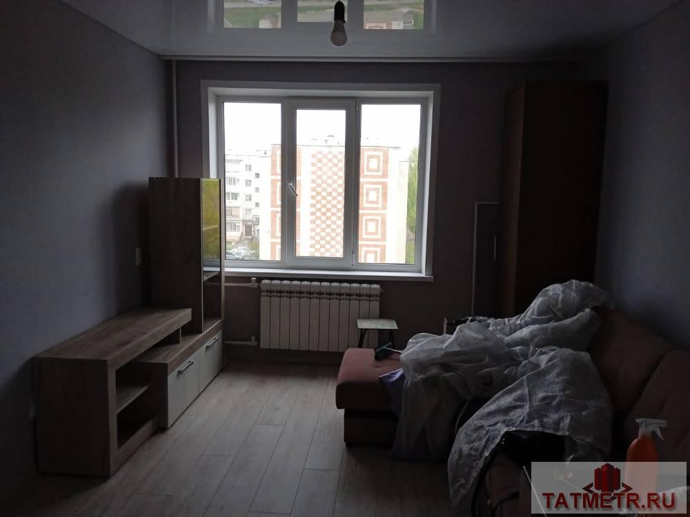 Сдается двухкомнатная квартира в г. Зеленодольск. Квартира уютная, с хорошим ремонтом. Потолки везде натяжные, полы...